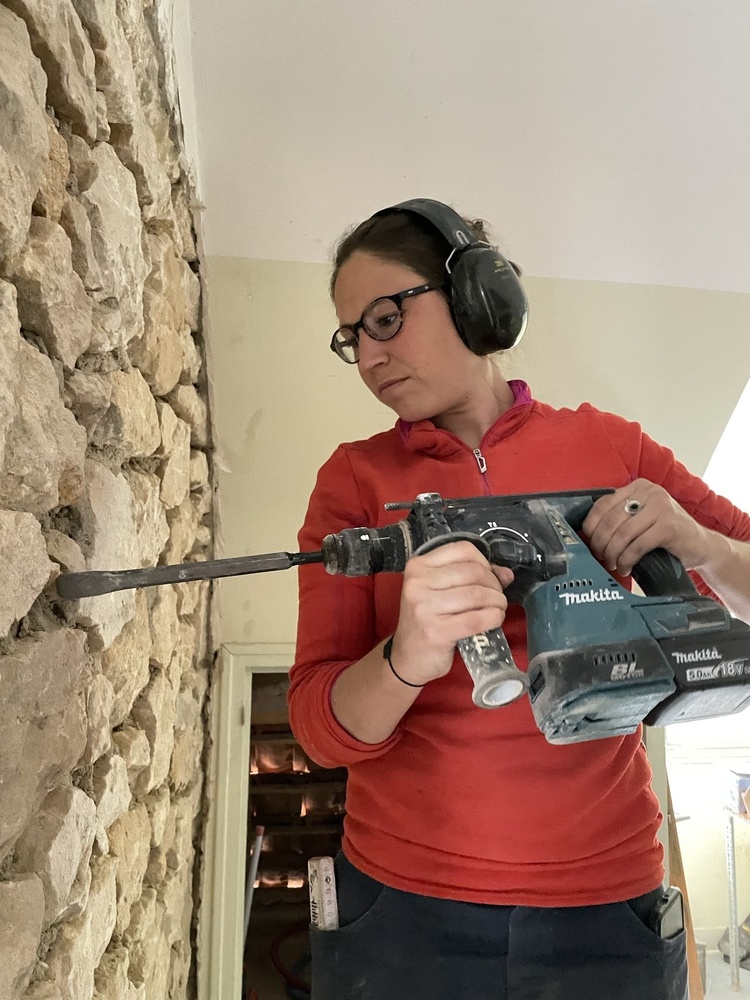 Le travail de la pierre pendant la rénovation de la Casa